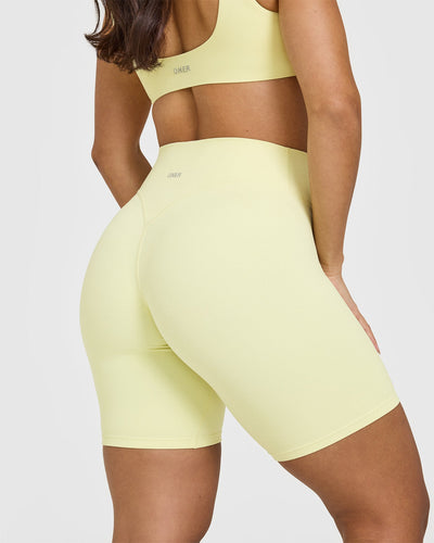 SoftMotion™ Cycling Shorts 8" | Pastel Yellow