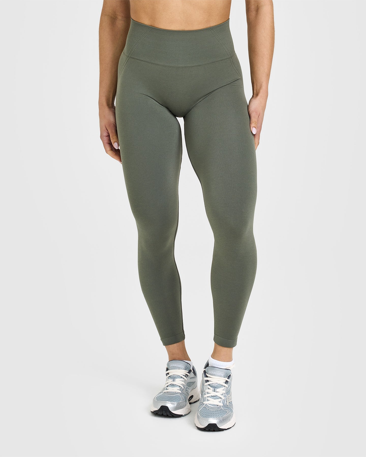 Effortless Seamless Leggings with White Logo | Dark Khaki