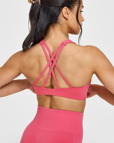 EasyLift™ High Neck Sports Bra with White Logo | Velvet Pink