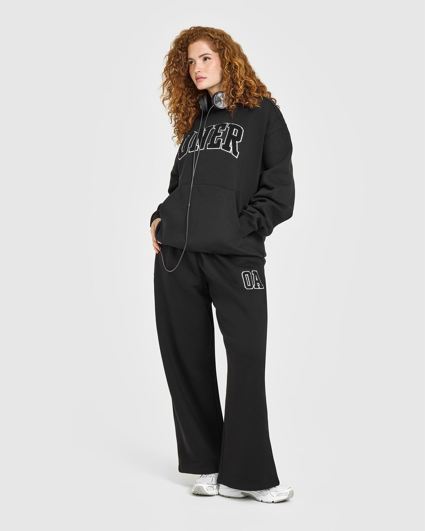 Foundations Oversized Oner 25 Straight Leg Joggers | Black