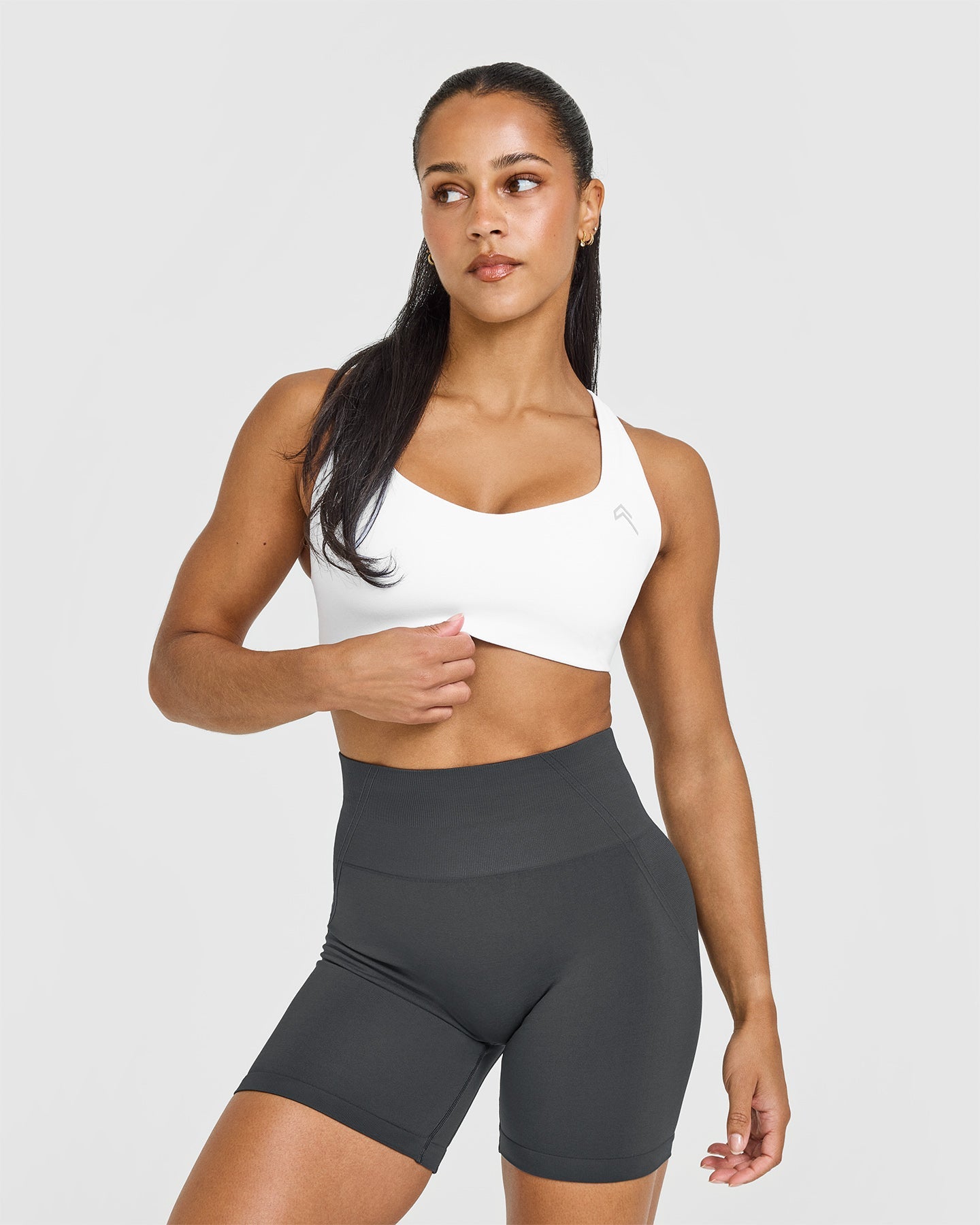 EasyLift™ Cross Back Sports Bra | White