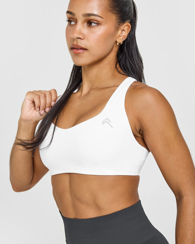 EasyLift™ Cross Back Sports Bra | White