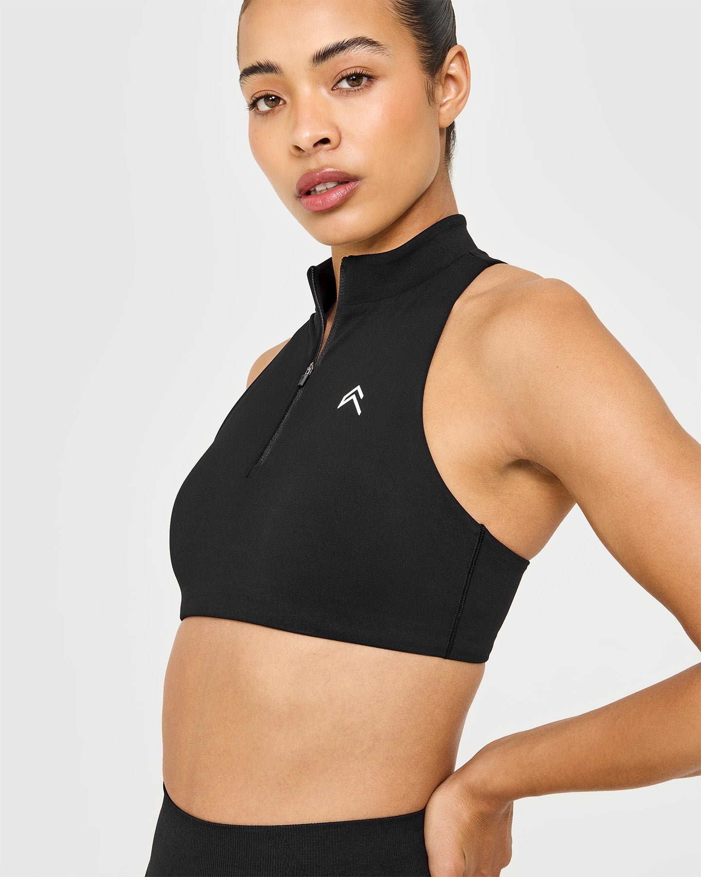 EasyLift™ Zip High Neck Sports Bra | Black