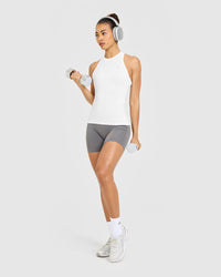 Go To Seamless Fitted Vest | White