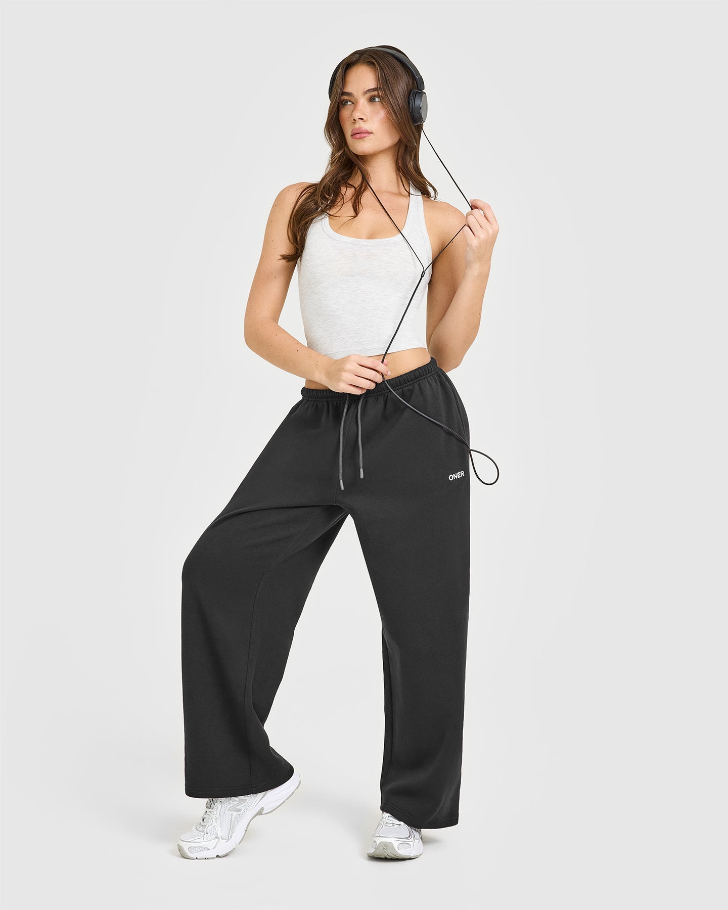 Mid Weight Relaxed Straight Leg Joggers | Soft Black
