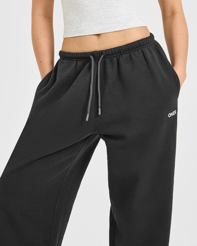 Mid Weight Relaxed Straight Leg Joggers | Soft Black