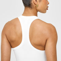 Go To Seamless Fitted Mid Vest | White