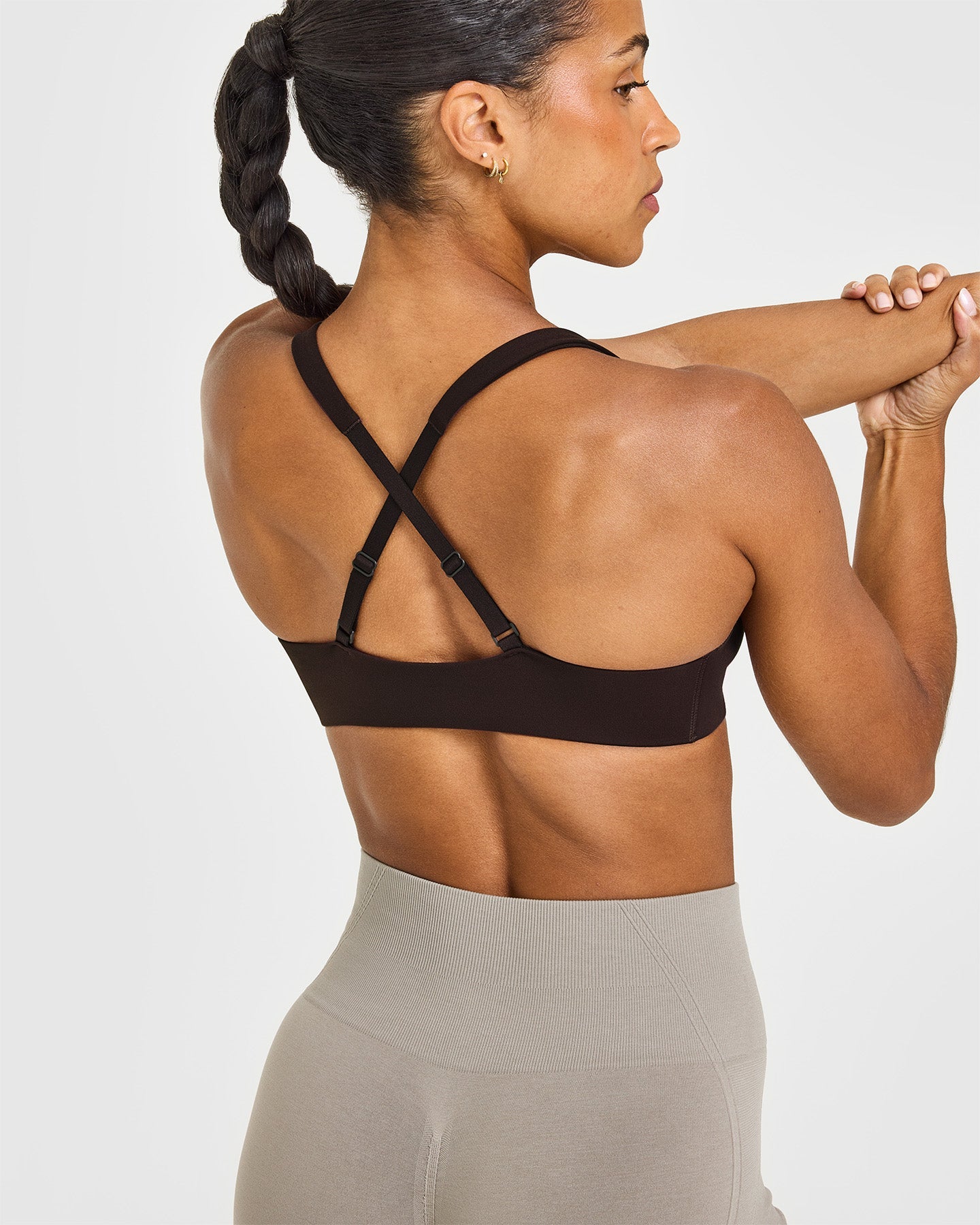 EasyLift™ Cross Back Sports Bra | 70% Cocoa