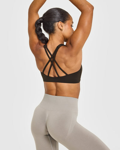 EasyLift™ High Neck Sports Bra with White Logo | 70% Cocoa
