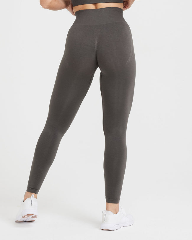 Effortless Seamless Leggings with White Logo | Deep Taupe