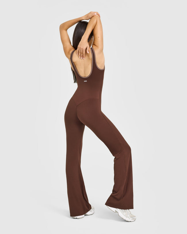 SoftMotion™ Contrast Scoop Back Flared All in One with White Logo | Espresso Brown
