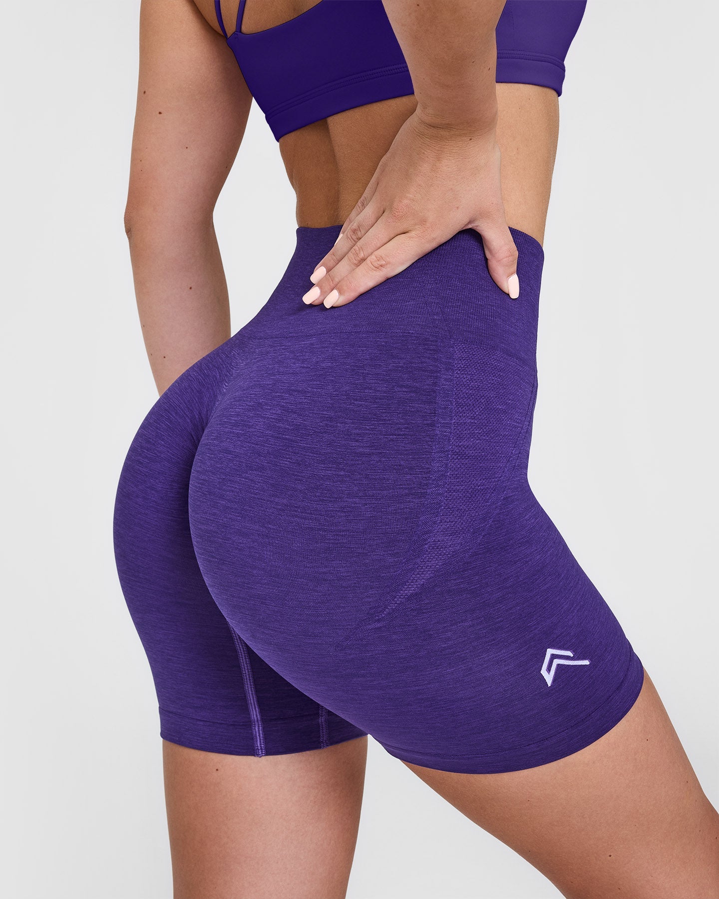 EffortlessLift™ Seamless Shorts with White Logo | Amethyst