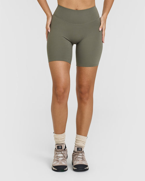 Oner Modal SoftMotion™ Cycling Shorts 8" | Alpine Green