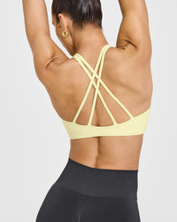 EasyLift™ High Neck Sports Bra | Pastel Yellow