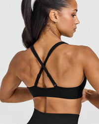 EasyLift™ Cross Back Sports Bra | Black