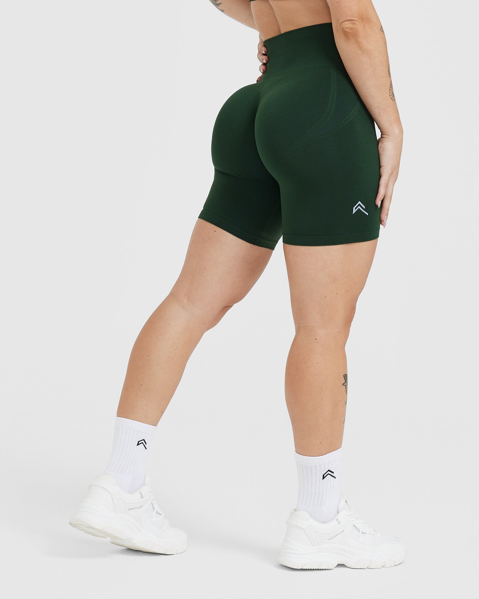 EffortlessLift™ Seamless Cycling Shorts with White Logo | Evergreen