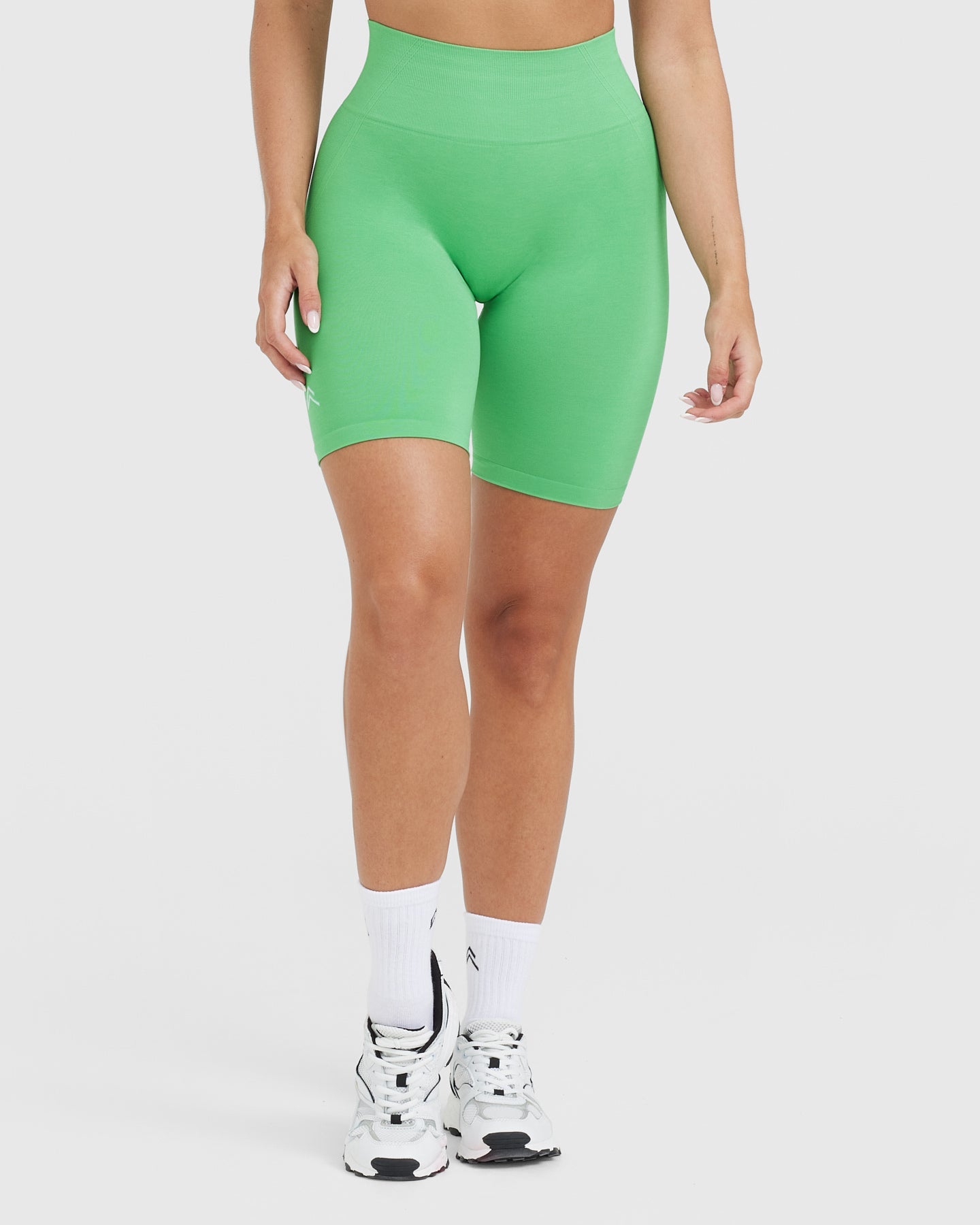 EffortlessLift™ Seamless Cycling Shorts with White Logo | Jade