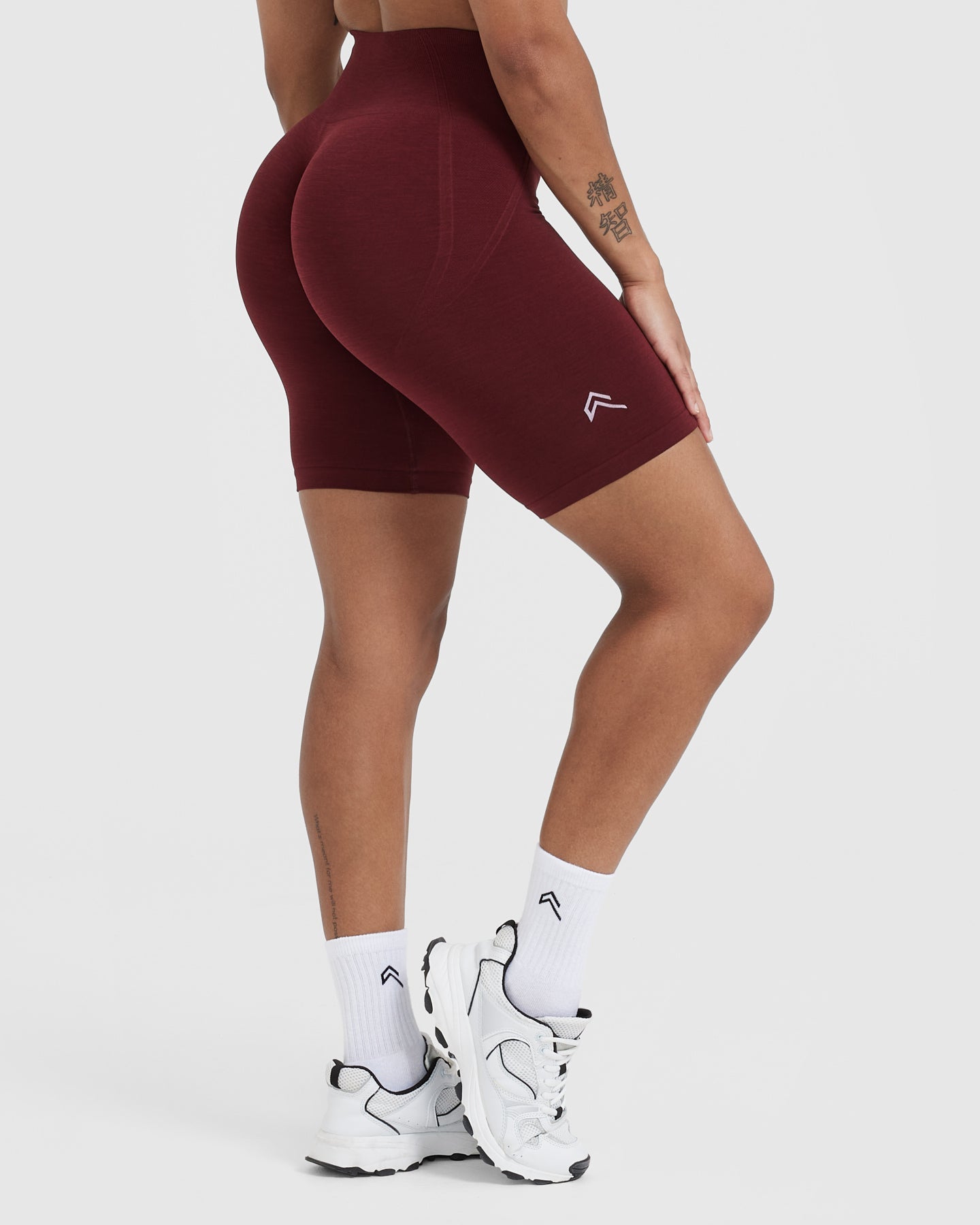 EffortlessLift™ Seamless Cycling Shorts with White Logo | Rosewood
