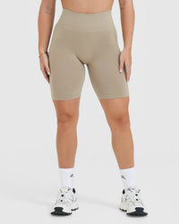 EffortlessLift™ Seamless Cycling Shorts with White Logo | Washed Sandstone