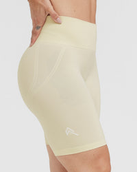 EffortlessLift™ Seamless Cycling Shorts with White Logo | Vanilla
