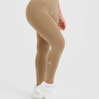 EffortlessLift™ Seamless Leggings with White Logo | Dune Brown