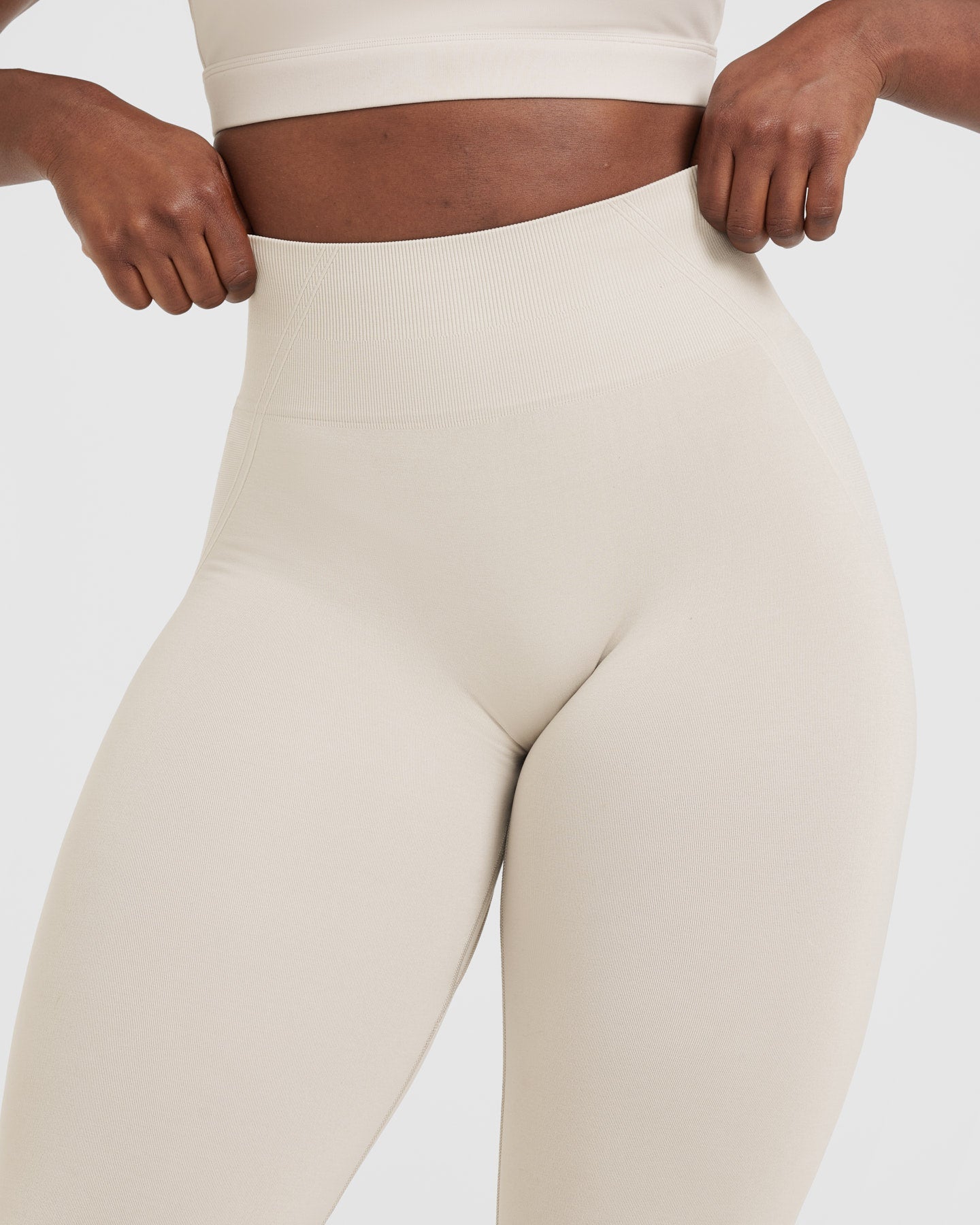 EffortlessLift™ Seamless Leggings with White Logo | Sand