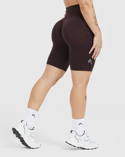 Effortless Seamless Cycling Shorts with White Logo | 70% Cocoa