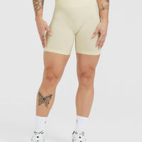 EffortlessLift™ Seamless Shorts with White Logo | Vanilla