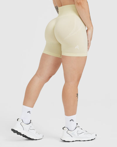 EffortlessLift™ Seamless Shorts with White Logo | Vanilla