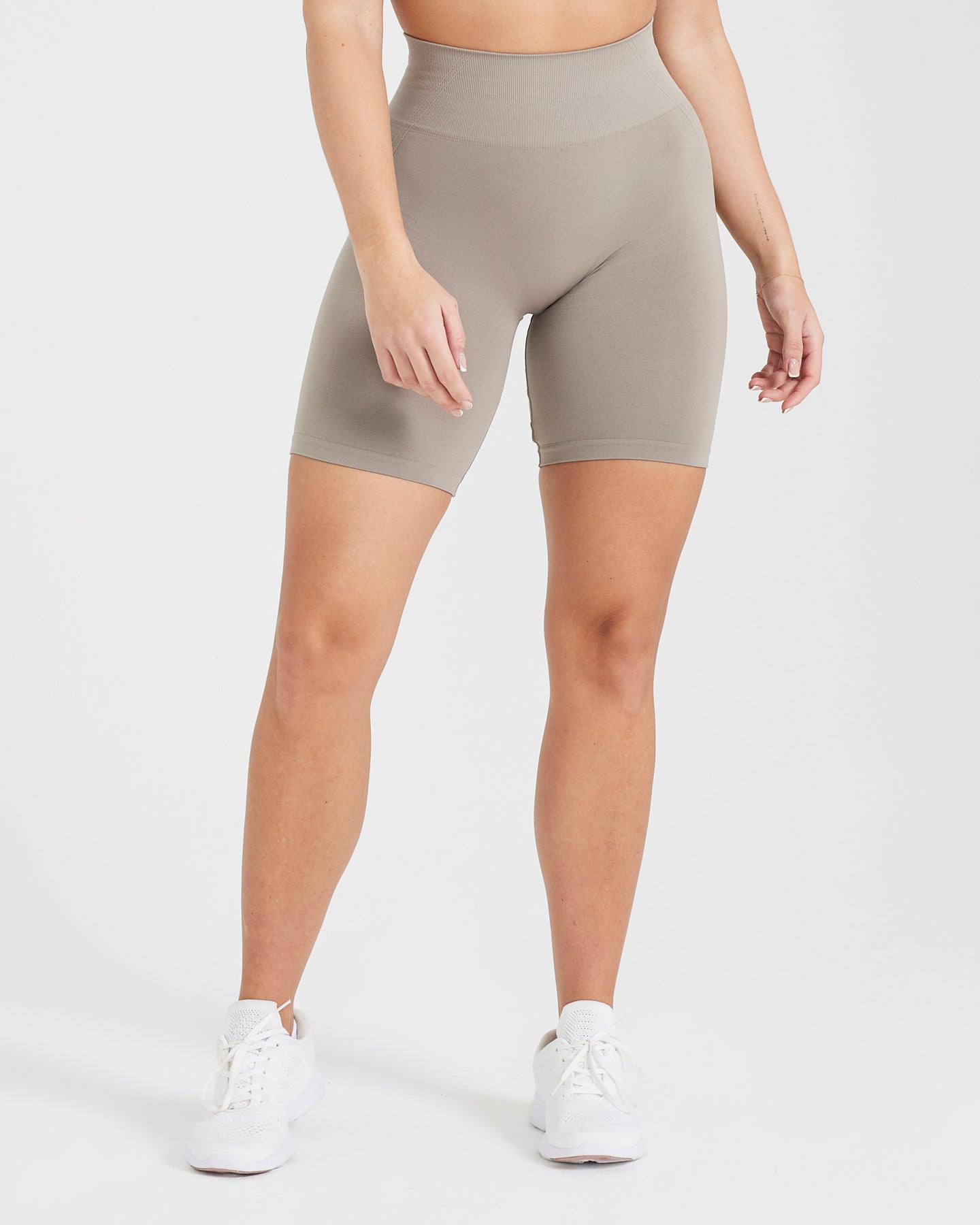 EffortlessLift™ Seamless Cycling Shorts with White Logo | Minky