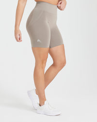 EffortlessLift™ Seamless Cycling Shorts with White Logo | Minky