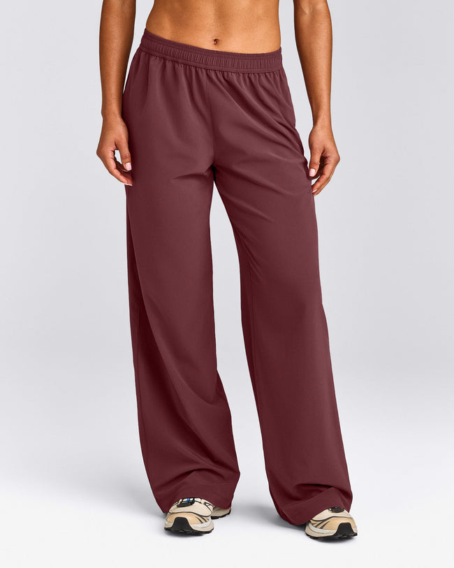 AirMove™ Straight Leg Pants | Velvet Mocha