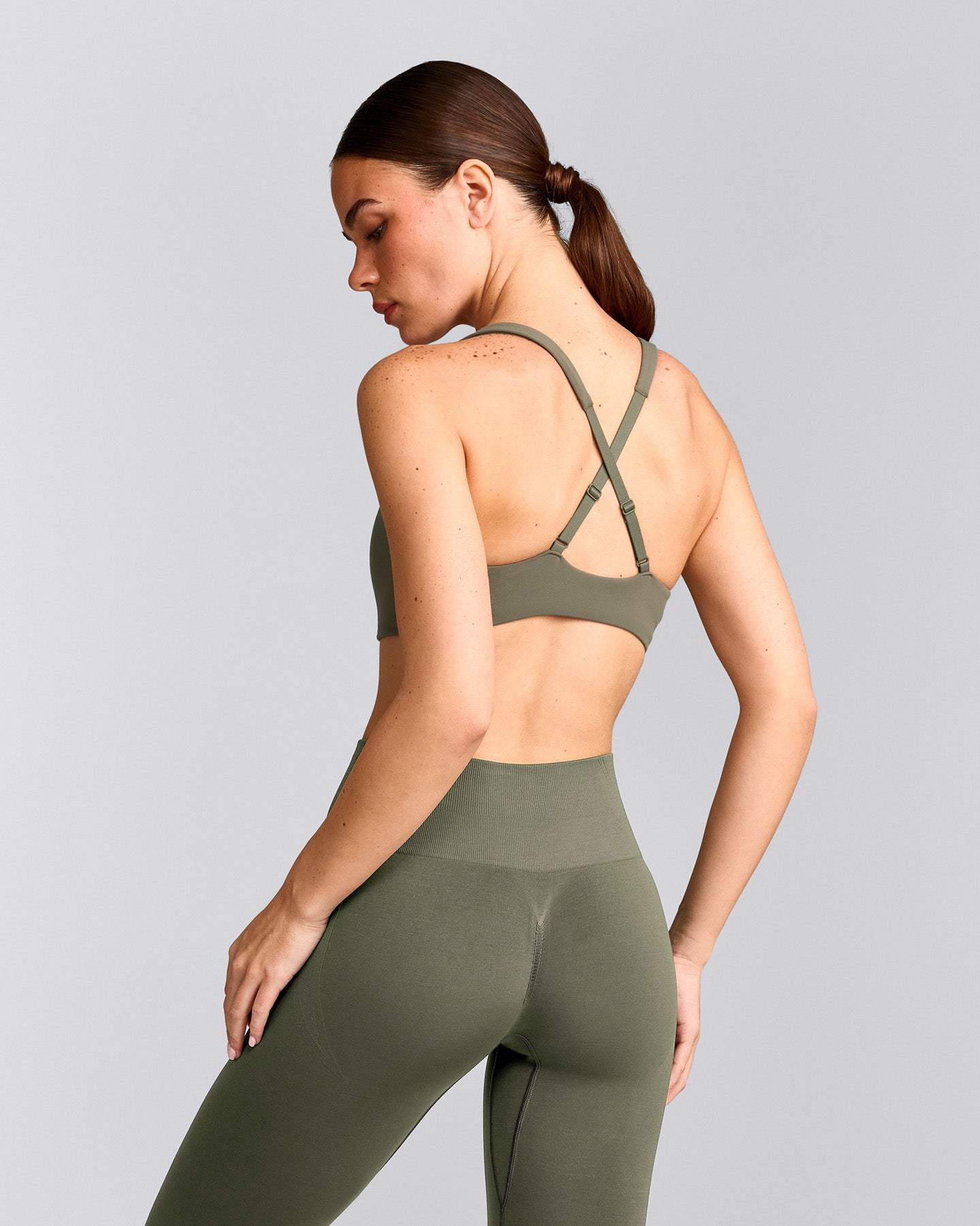 EasyLift™ Cross Back Sports Bra | Alpine Green