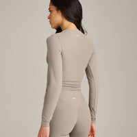SoftMotion™ Long Sleeve Mid Top with White Logo | Warm Sand
