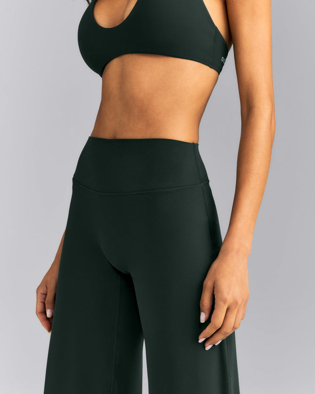 SoftMotion™ Straight Leg Pants | Emerald Noir