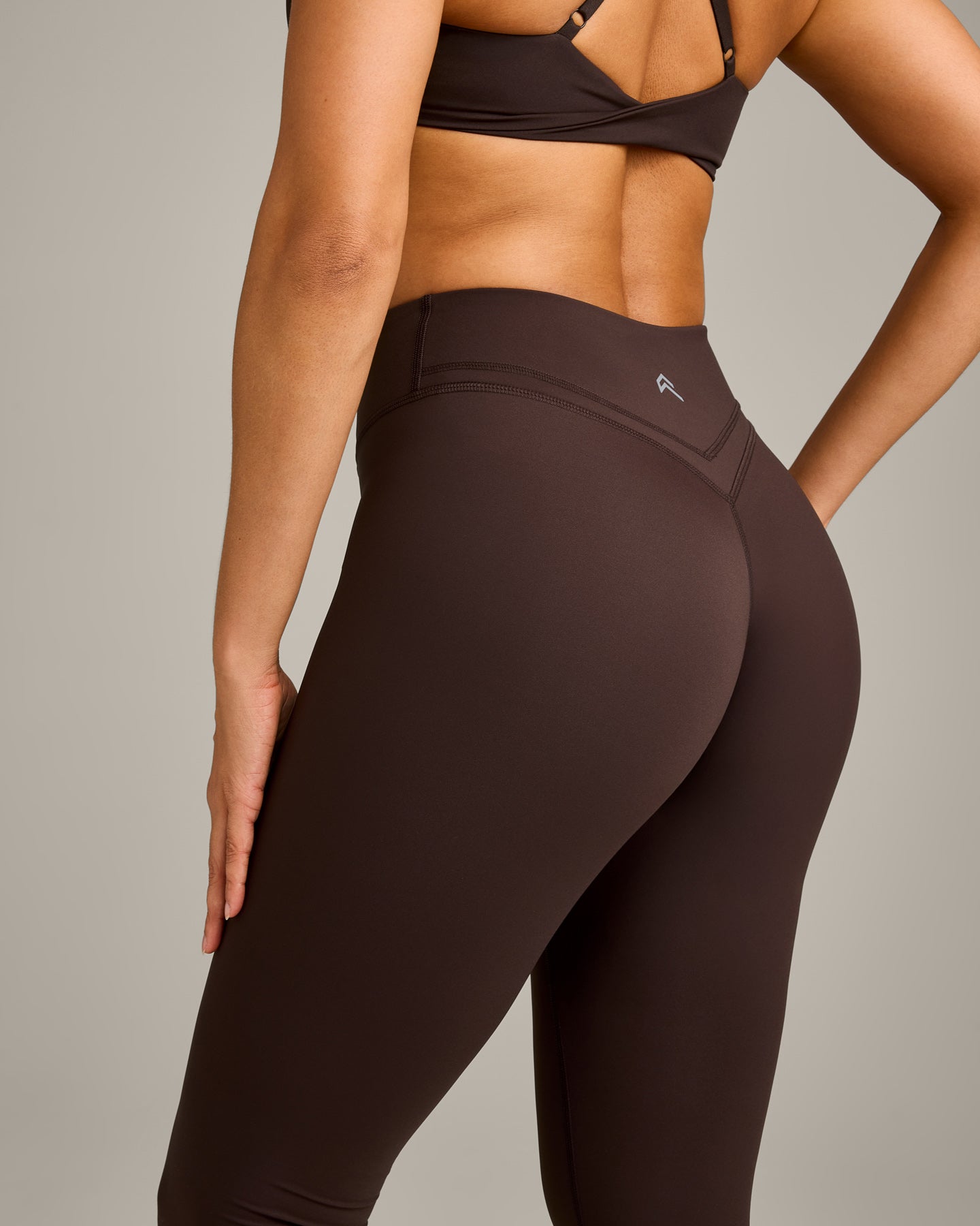 UnifiedMove™ Wrap Leggings with Reflective Logo | 70% Cocoa