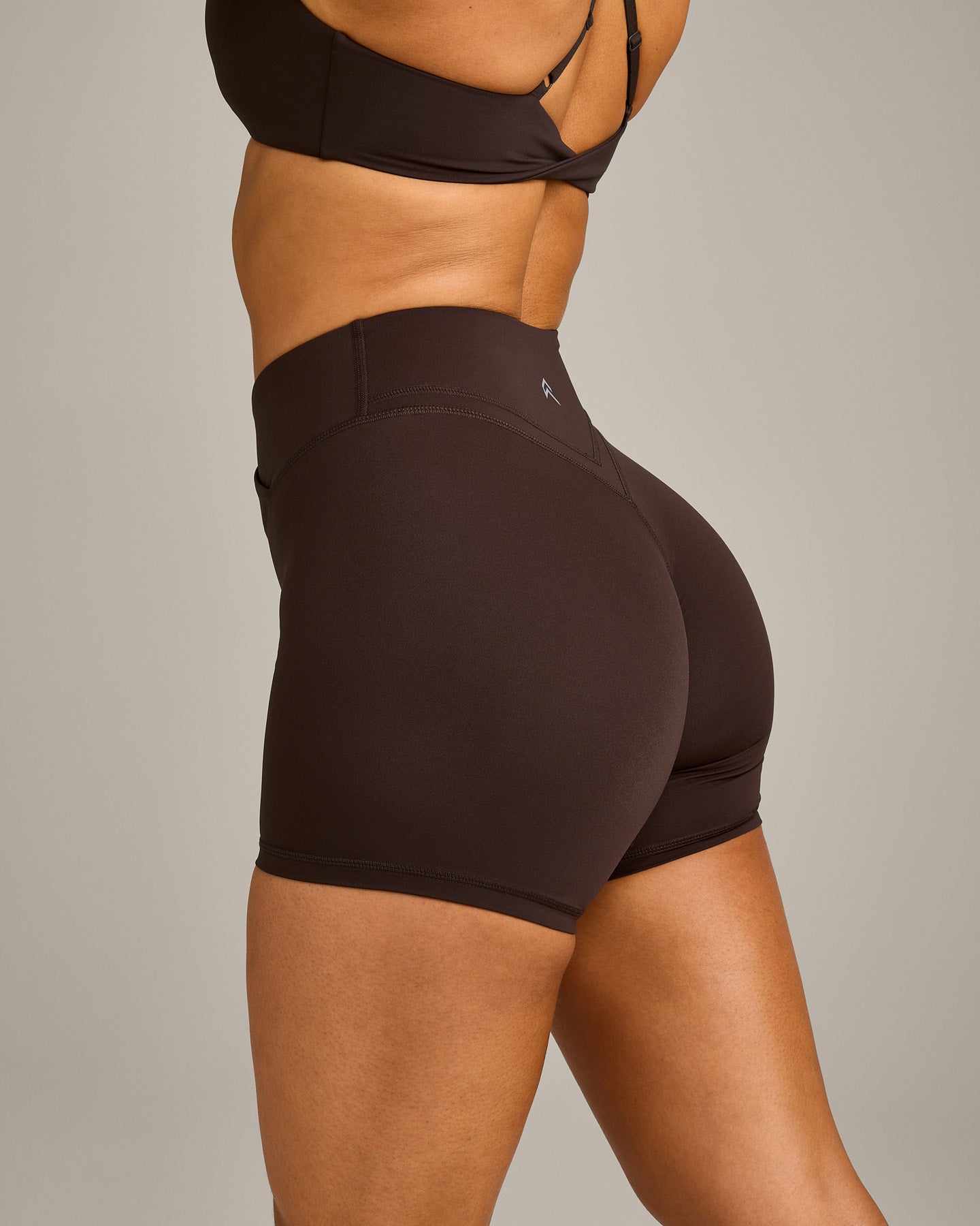 UnifiedMove™ Wrap Shorts 6" with Reflective Logo | 70% Cocoa