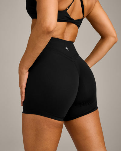 UnifiedMove™ Wrap Shorts 6" with Reflective Logo | Black
