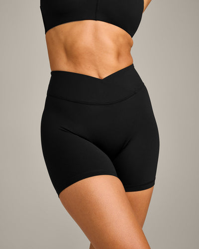 UnifiedMove™ Wrap Shorts 6" with Reflective Logo | Black