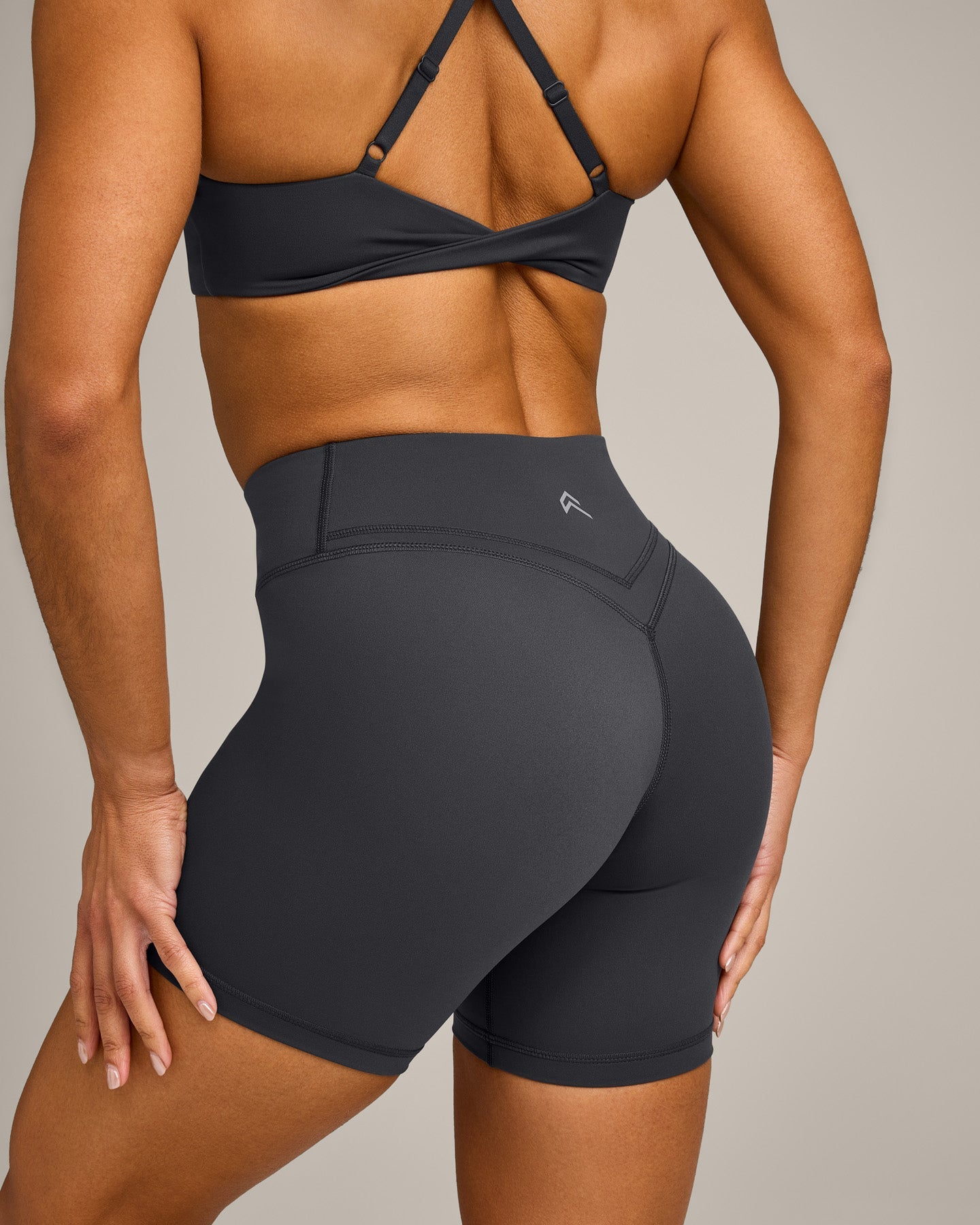 UnifiedMove™ Wrap Shorts 6" with Reflective Logo | Coal