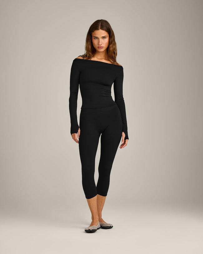 FormeSoft Fitted Off-The-Shoulder Long Sleeve Top | Black
