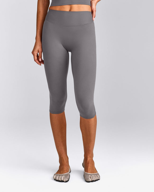 SoftMotion™ High Waisted Capri Leggings | Ash Gray