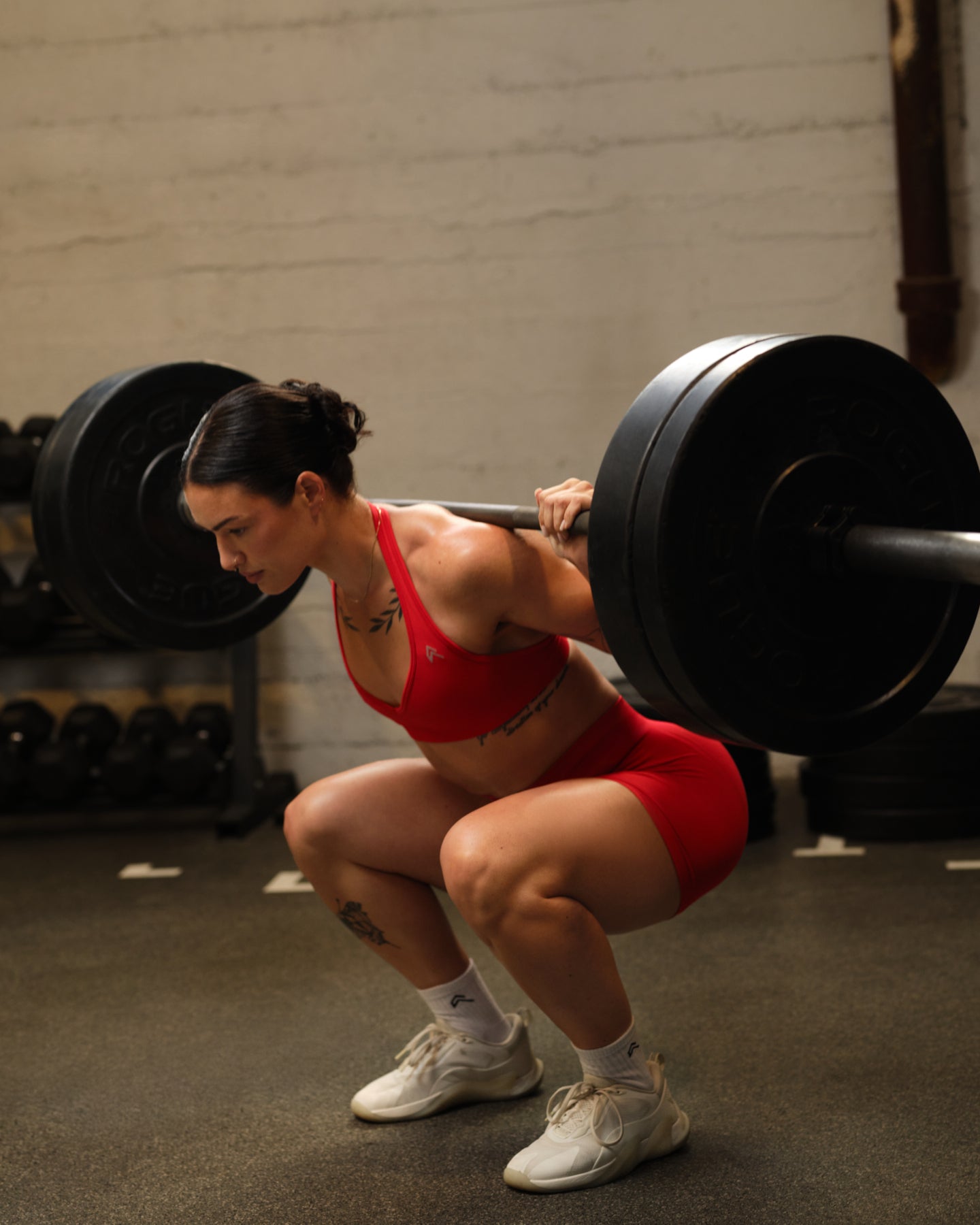 EffortlessLift™ Seamless Halter Neck Sports Bra with Grey Logo | Fiery Red
