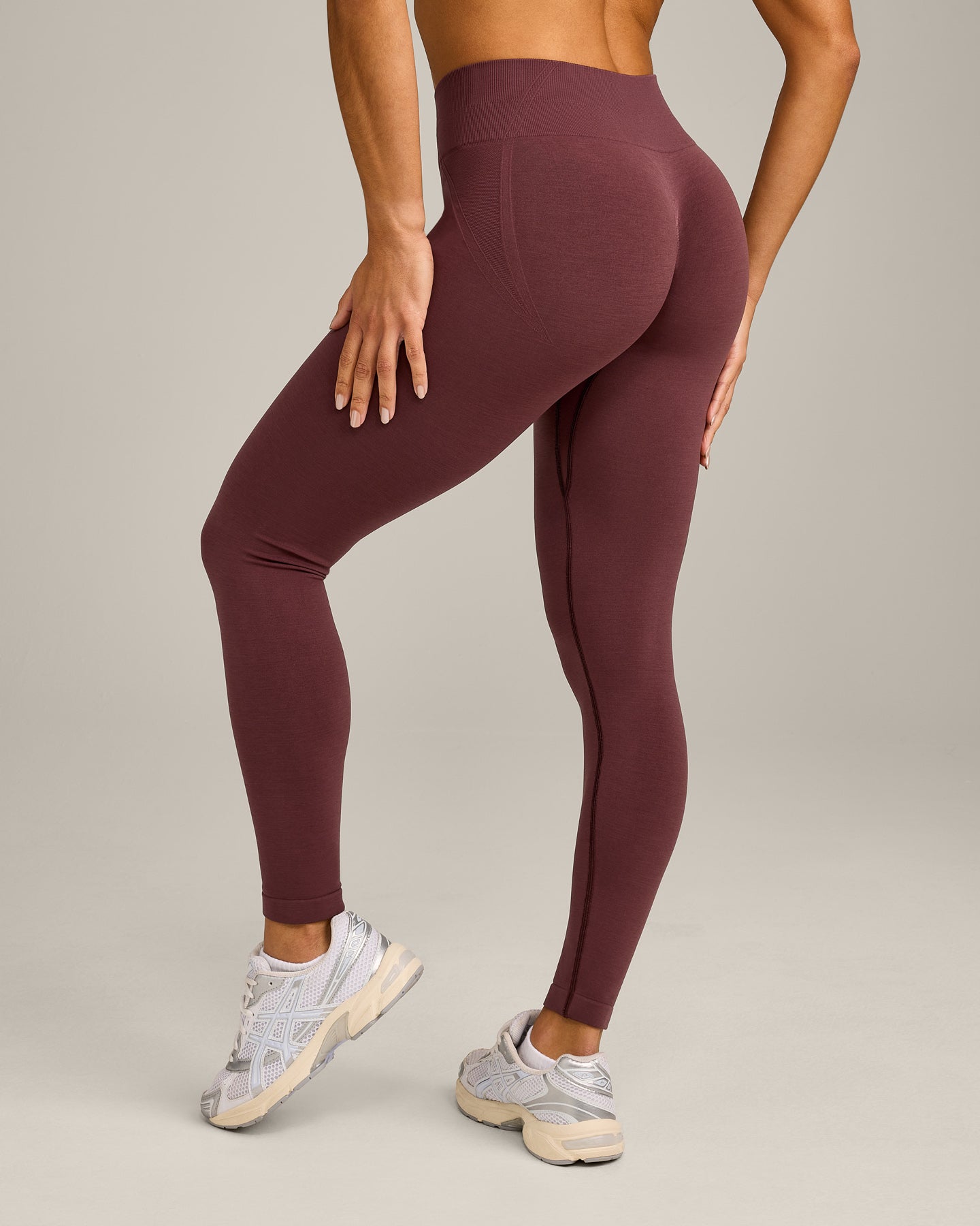EffortlessLift™ Seamless Mid Rise Leggings with Grey Logo | Velvet Mocha