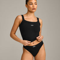 Seamless Scoop Neck Vest | Black