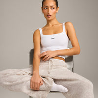 Seamless Scoop Neck Vest | White