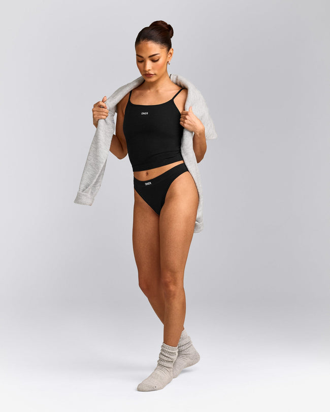 Seamless Strappy Tank Top | Black