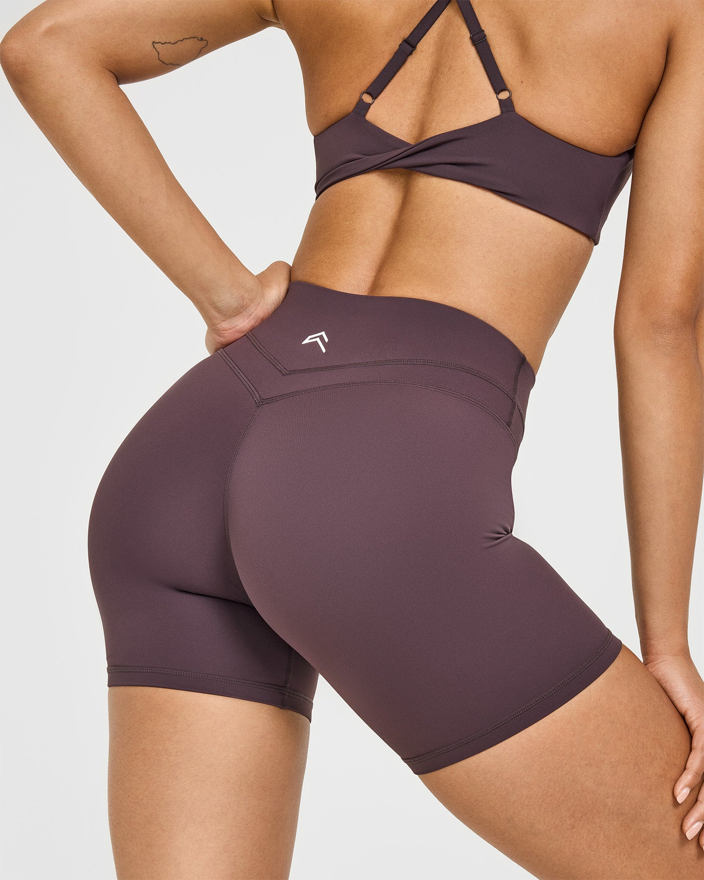 Unified High Waisted Shorts 6" | Dark Umber Brown