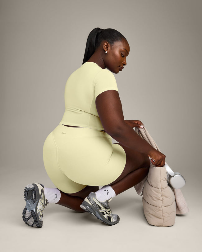 Mellow™ Motion Crew Neck Mid Top | Pastel Yellow