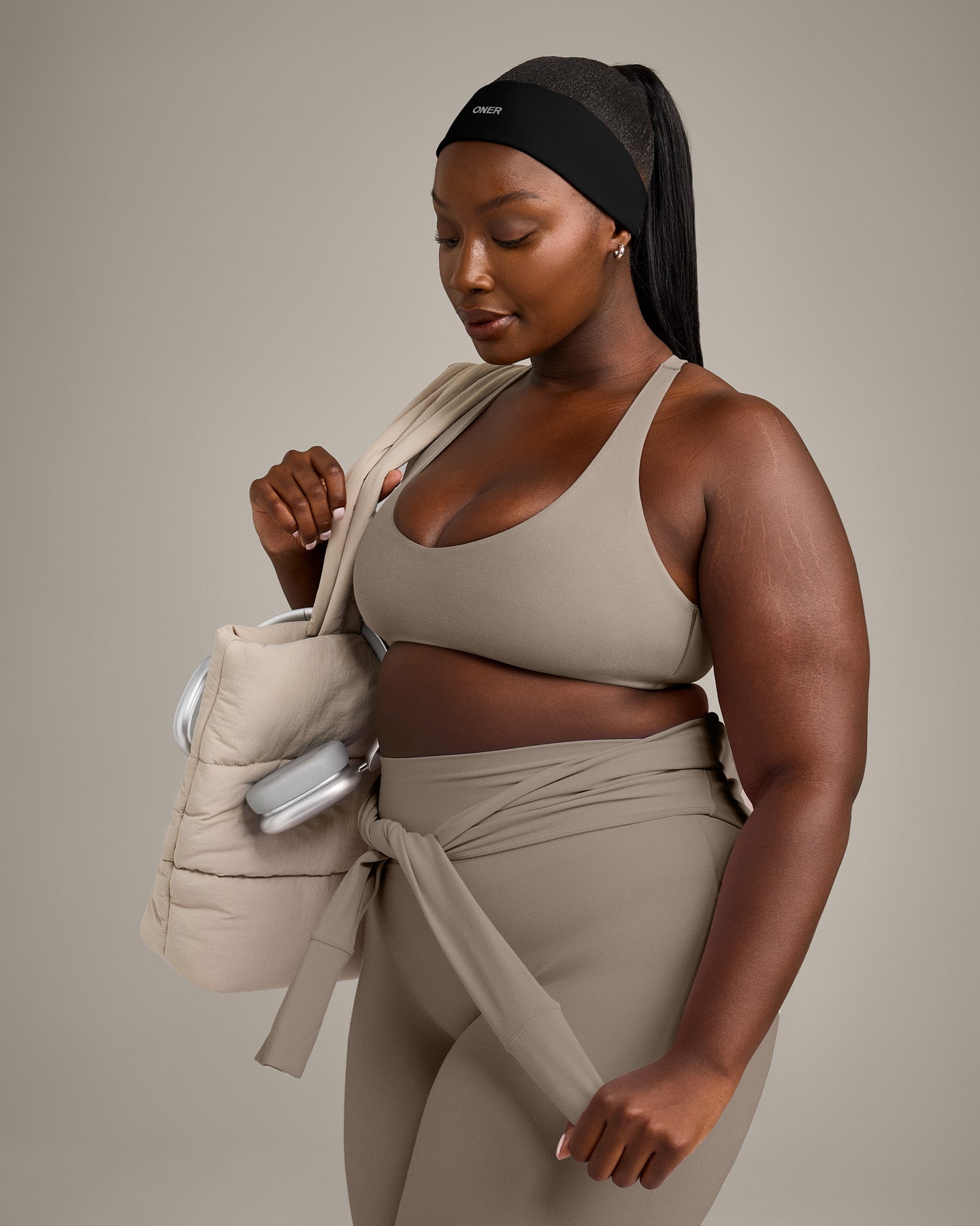 SoftMotion™ Headband with Grey Logo | Black